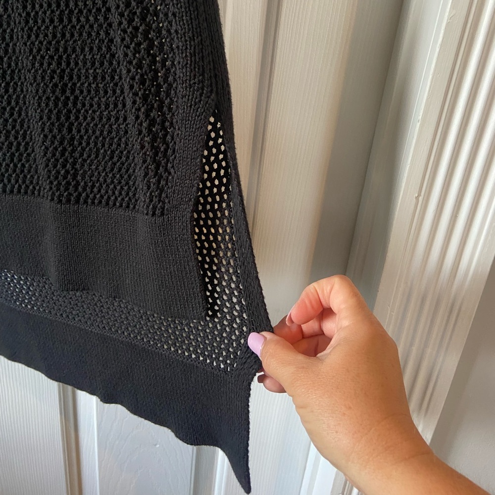 Lululemon Sleeveless Loose Knit Sweater Hi-Low Hem Black Size 2 Crochet Mesh - Picture 5 of 8